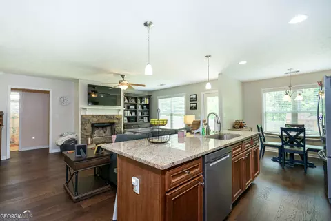 Kitchen - 125 Edgemont Ct, Lagrange, GA 30240 photo 1 of 3