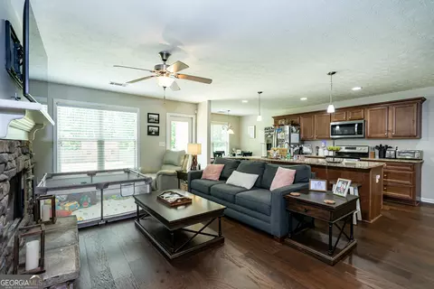 Living - 125 Edgemont Ct, Lagrange, GA 30240 photo 1 of 1