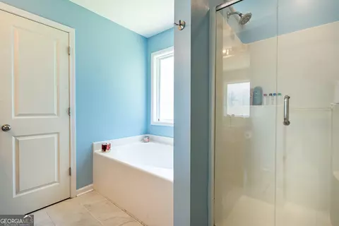 Bath - 125 Edgemont Ct, Lagrange, GA 30240 photo 2 of 4