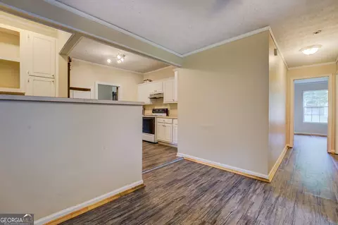 Entry Way - 6 Mill St, Jackson, GA 30233 photo 4 of 5
