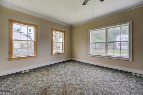 Living - 6 Mill St, Jackson, GA 30233 photo 5 of 6
