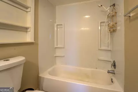 Bath - 6 Mill St, Jackson, GA 30233 photo 2 of 4
