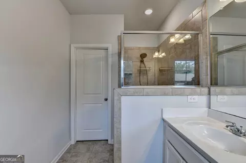 Bath - 3360 Pickens St, Duluth, GA 30096 photo 4 of 7