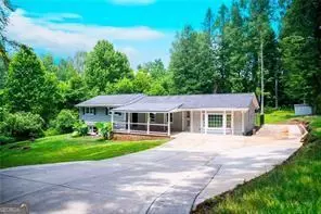 241 Sarann Ct NW, Lilburn, GA 30047