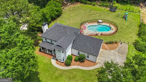 View/Area - 140 Laurel Lake Rd, Tyrone, GA 30290 photo 2 of 4