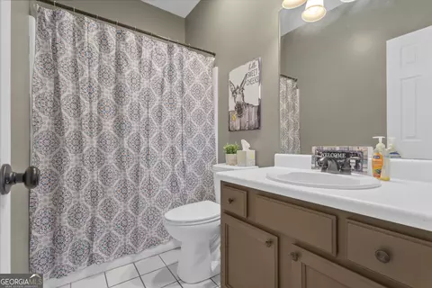 Bath - 140 Laurel Lake Rd, Tyrone, GA 30290 photo 1 of 6