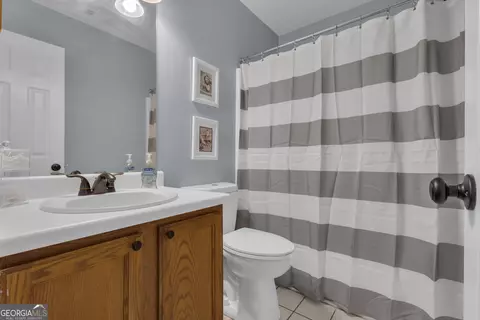 Bath - 140 Laurel Lake Rd, Tyrone, GA 30290 photo 6 of 6