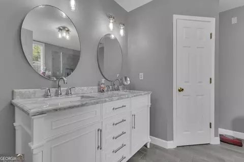 Bath - 140 Laurel Lake Rd, Tyrone, GA 30290 photo 2 of 6