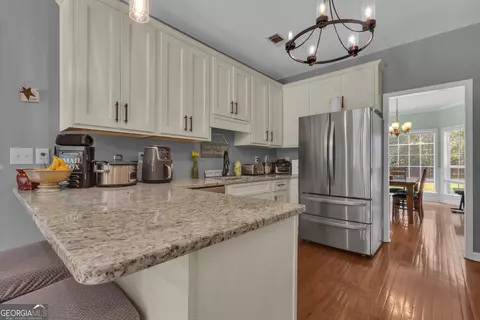 Kitchen - 140 Laurel Lake Rd, Tyrone, GA 30290 photo 6 of 6