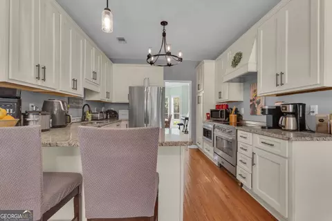 Kitchen - 140 Laurel Lake Rd, Tyrone, GA 30290 photo 4 of 6