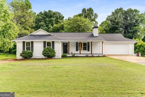 4715 Countryside Dr, Flowery Branch, GA 30542