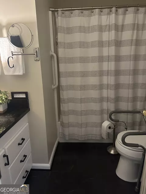Bath - 603 Edmondson Ave, Lagrange, GA 30240 photo 2 of 2