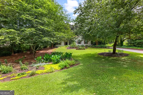 205 N Strathmore Dr, Sharpsburg, GA 30277