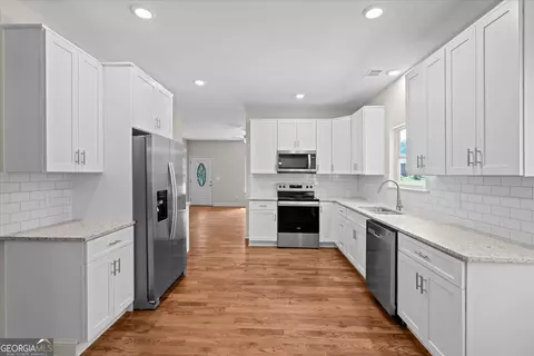 Kitchen - 55 Etheridge Rd, Temple, GA 30179 photo 2 of 4