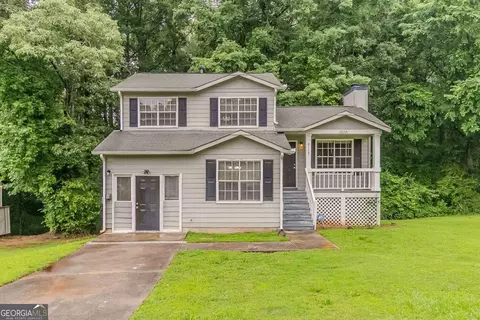 6114 Leverett Dr, Lithonia, GA 30038