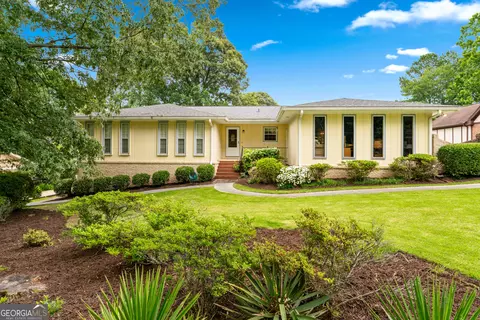 322 Emily Dr SW, Lilburn, GA 30047