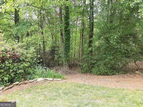 300 Point Olympus Dr, Gainesville, GA 30506
