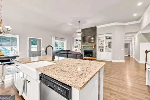 Kitchen - 2980 Beards Rd, Buford, GA 30518 photo 4 of 4