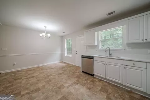 40 Heather Woods Ct, Covington, GA 30016 photo 10