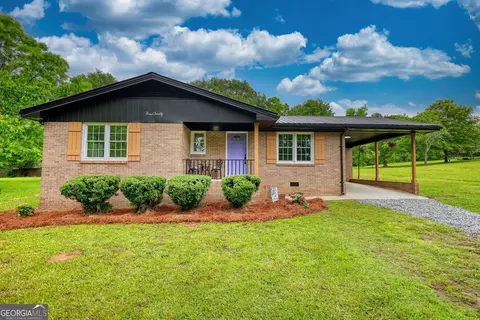 370 Walnut St SE, Social Circle, GA 30025