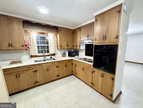 Kitchen - 565 Thomson Rd, Washington, GA 30673 photo 2 of 3