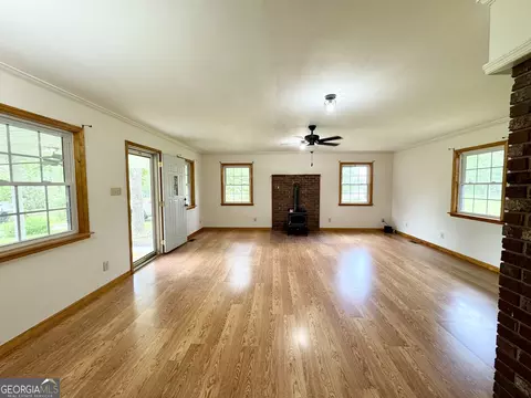 Living - 565 Thomson Rd, Washington, GA 30673 photo 1 of 6