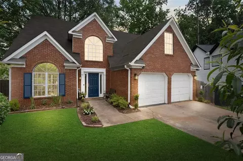 565 Saint James Ct, Lawrenceville, GA 30044