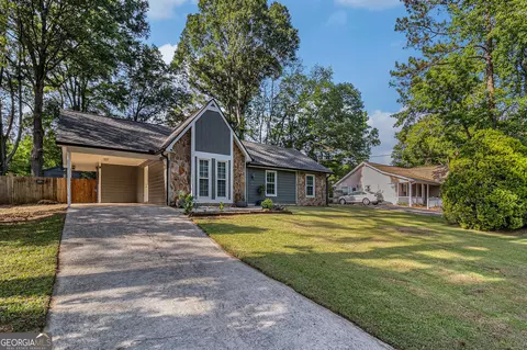 Exterior - 113 Caldwell Dr, Hampton, GA 30228 photo 2 of 8