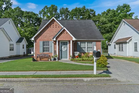 70 Pointe North Dr, Cartersville, GA 30120