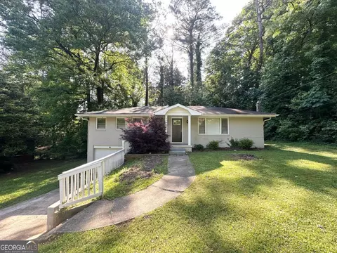 570 Kenridge Cir, Stone Mountain, GA 30083