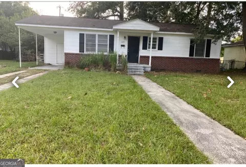 329 Manor Dr, Savannah, GA 31404