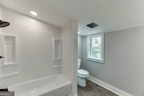Bath - 283 Easy St, Toccoa, GA 30577 photo 1 of 2