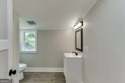 Bath - 283 Easy St, Toccoa, GA 30577 photo 2 of 2