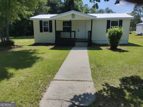 717 Herndon St, Millen, GA 30442