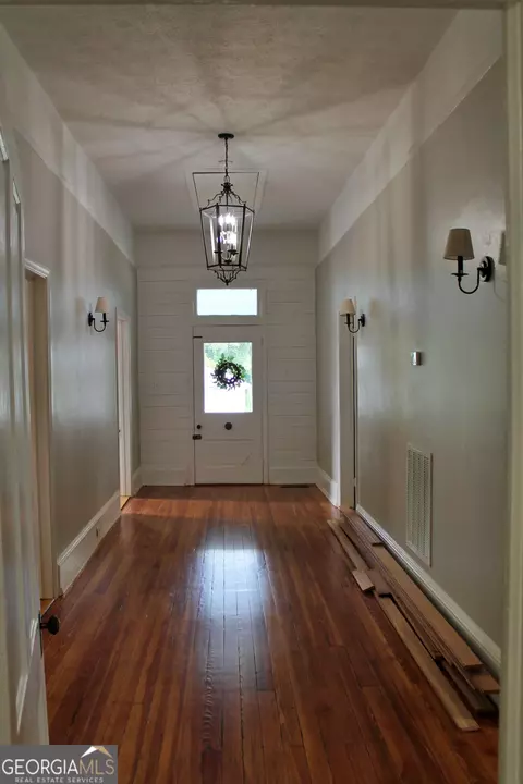 Entry Way - 120 Holmes St, Barnesville, GA 30204 photo 3 of 4