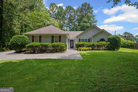 45 Paces Landing Dr, Newnan, GA 30263