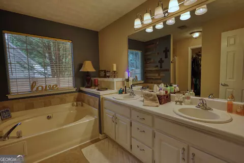 Bath - 55 Ashton Pl, Covington, GA 30016 photo 5 of 7