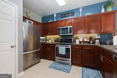 Kitchen - 2968 Oshields Ct SW, Marietta, GA 30060 photo 2 of 3