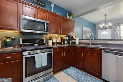 Kitchen - 2968 Oshields Ct SW, Marietta, GA 30060 photo 3 of 3