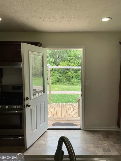 Entry Way - 1776 Smokey Rd, Lagrange, GA 30241 photo 2 of 3