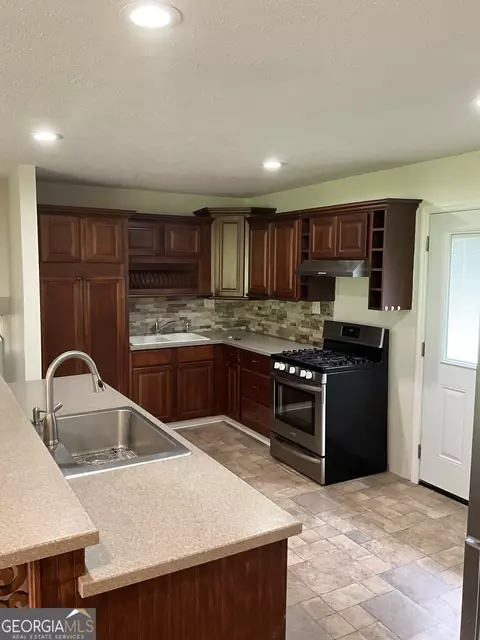 Kitchen - 1776 Smokey Rd, Lagrange, GA 30241 photo 1 of 3