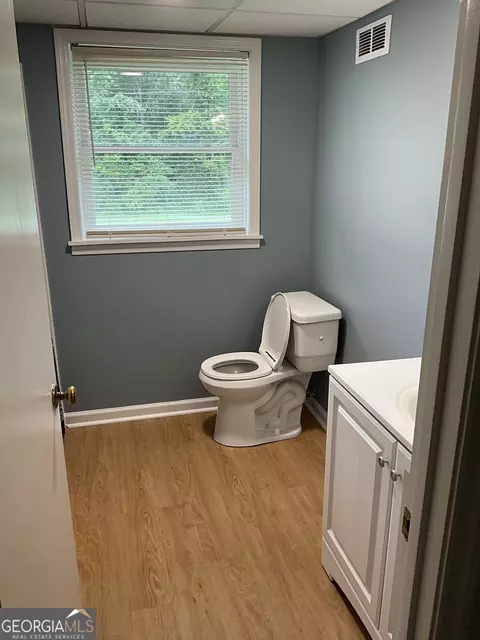 Bath - 1776 Smokey Rd, Lagrange, GA 30241 photo 1 of 4