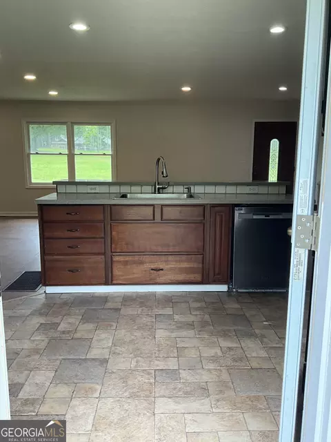 Kitchen - 1776 Smokey Rd, Lagrange, GA 30241 photo 3 of 3