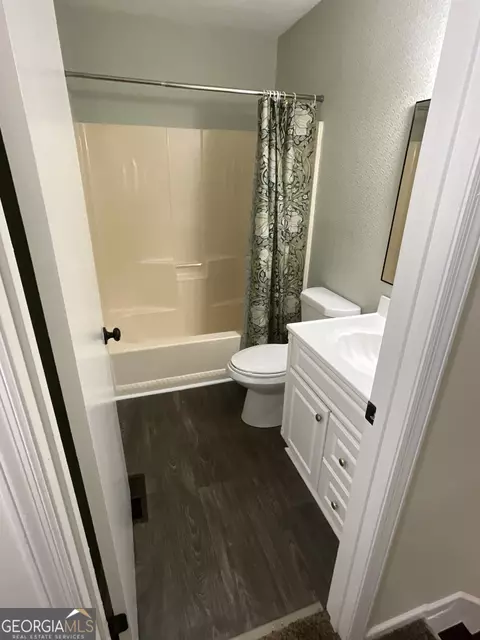 Bath - 1776 Smokey Rd, Lagrange, GA 30241 photo 3 of 4