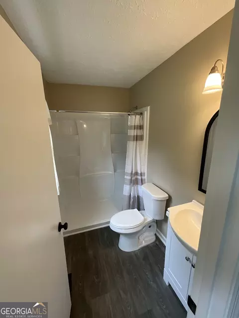 Bath - 1776 Smokey Rd, Lagrange, GA 30241 photo 4 of 4