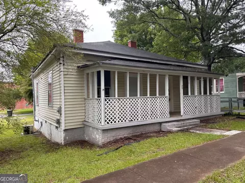 29 Ivy St, Porterdale, GA 30014