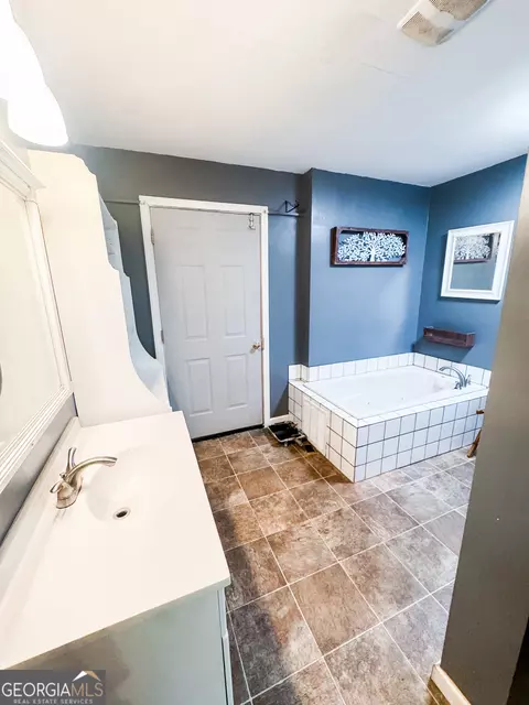Bath - 225 Second St, Bowdon, GA 30108 photo 2 of 4