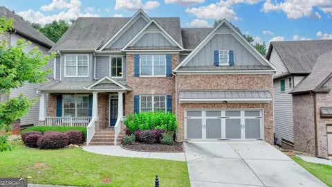 4590 Sierra Creek Dr, Hoschton, GA 30548