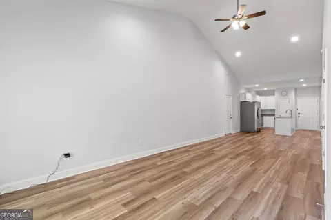 Living - 118 Lenox Cir, Lagrange, GA 30241 photo 2 of 3