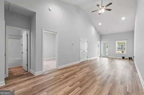 Living - 118 Lenox Cir, Lagrange, GA 30241 photo 3 of 3